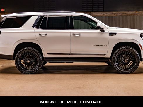 Used 2025 GMC Yukon Denali Ultimate image 11