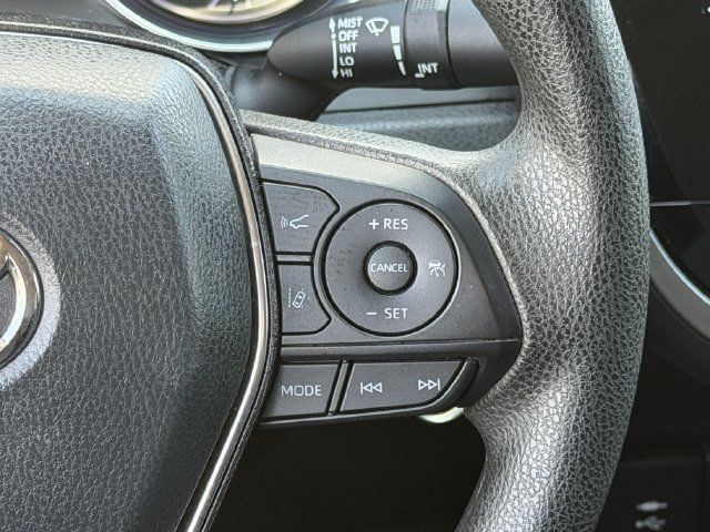 Used 2019 Toyota Camry LE FWD image 14