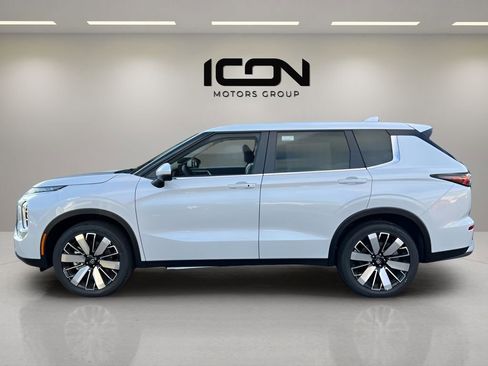 New 2026 Mitsubishi Outlander SE AWD/4WD image 2