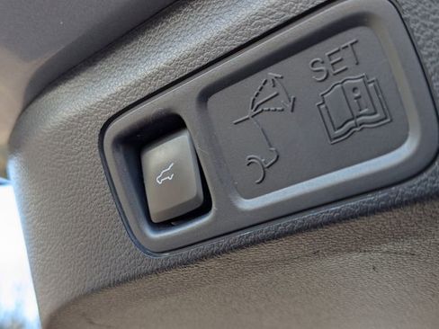 Used 2024 Ford Expedition Max XLT image 34