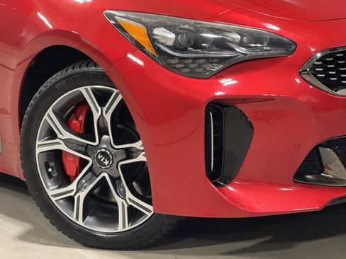Used 2018 Kia Stinger GT2 image 3