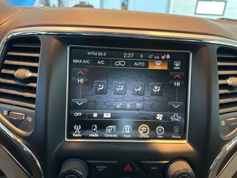 Used 2017 Jeep Grand Cherokee Overland image 19