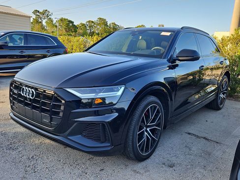 Used 2020 Audi Q8 Premium Plus w/ Premium Plus Package AWD/4WD image 3