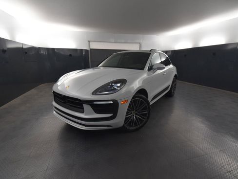Used 2025 Porsche Macan AWD/4WD image 1
