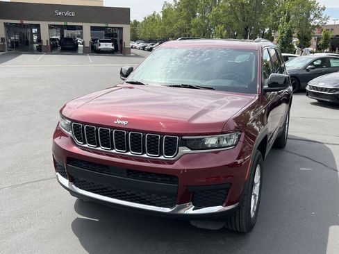 Used 2024 Jeep Grand Cherokee L Laredo w/ Luxury Tech Group I AWD/4WD image 2