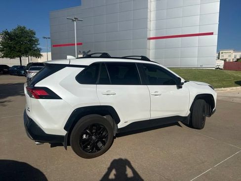 Used 2024 Toyota RAV4 SE AWD/4WD image 3