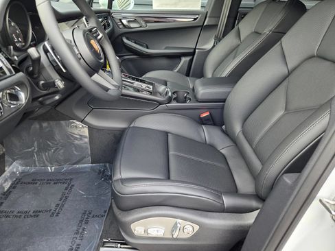 New 2026 Porsche Macan AWD/4WD image 25
