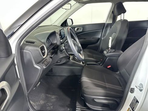 Certified 2023 Hyundai Venue SEL image 11