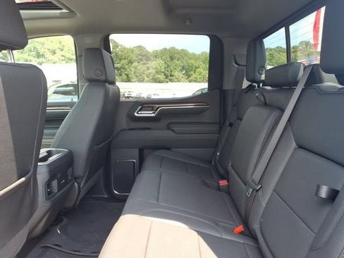 Used 2025 Chevrolet Silverado 1500 LT Trail Boss w/ Convenience Package II AWD/4WD image 7