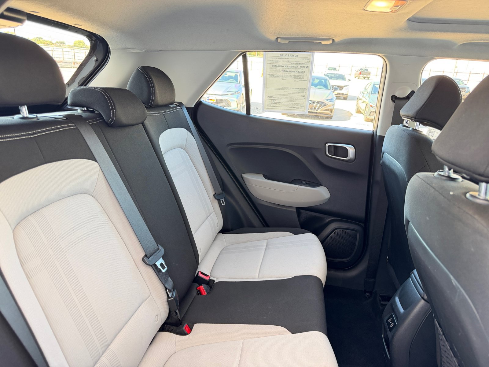 Used 2025 Hyundai Venue SEL FWD image 30