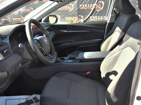 Used 2025 Toyota Camry LE FWD image 17