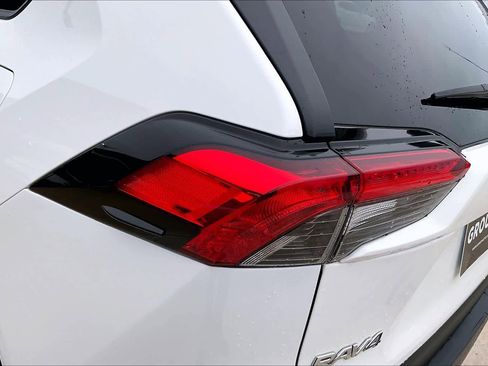 Used 2024 Toyota RAV4 XLE FWD image 26