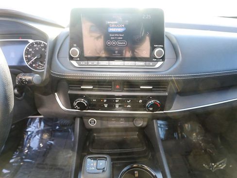 Used 2023 Nissan Rogue S image 16