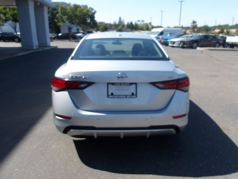 Used 2021 Nissan Sentra SV image 7