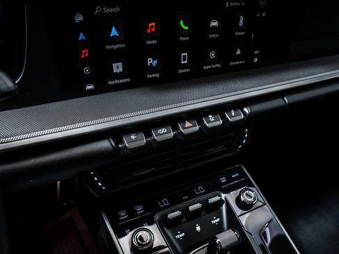 Used 2025 Porsche 911 Carrera image 20