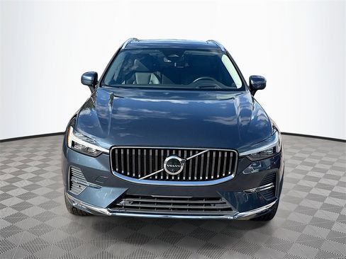 Used 2022 Volvo XC60 B6 Inscription w/ Advanced Package image 2