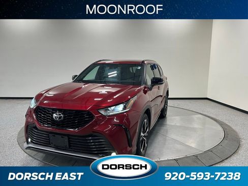 Used 2021 Toyota Highlander XSE AWD/4WD image 1