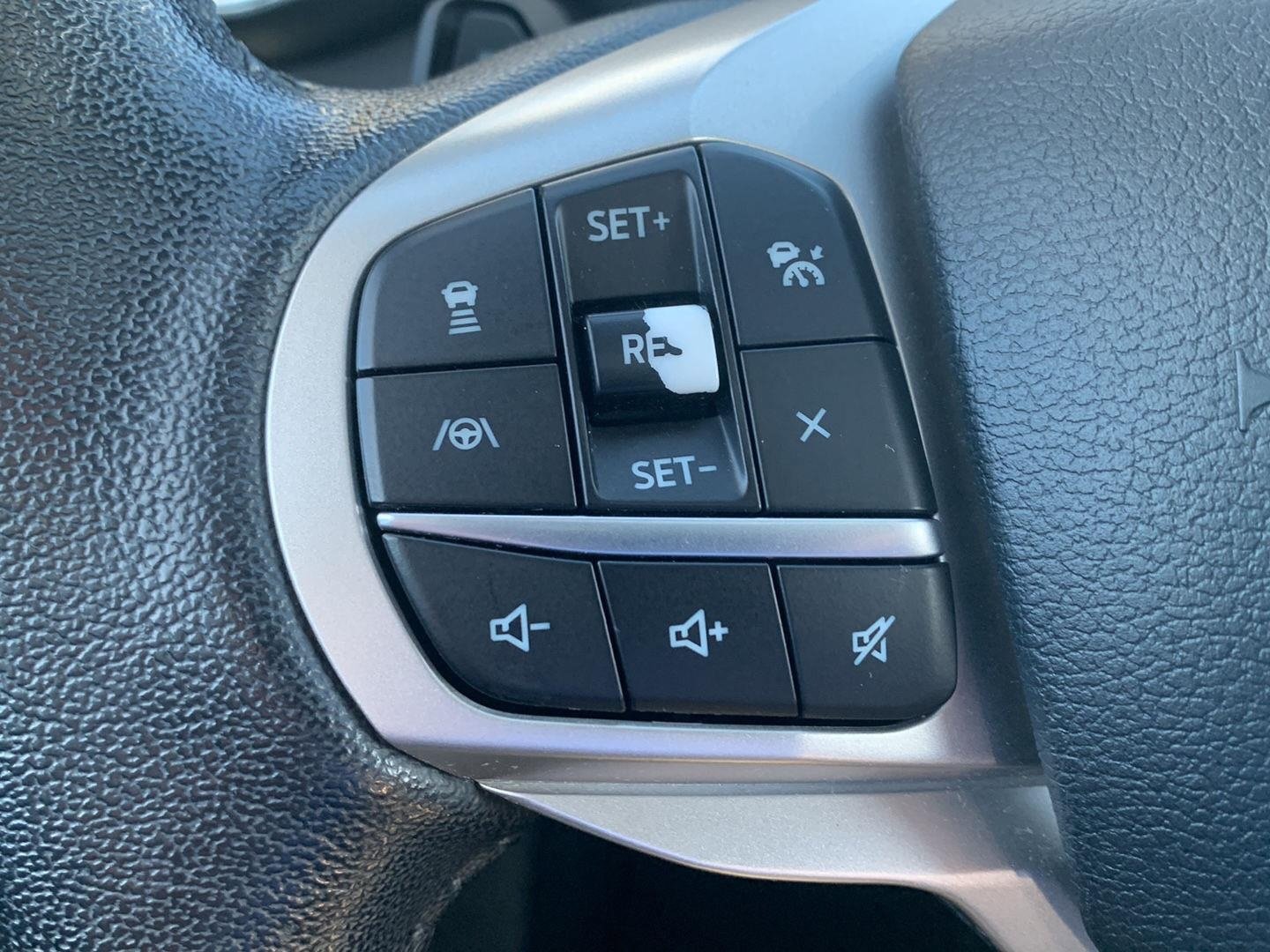 Used 2021 Ford Explorer XLT w/ Equipment Group 202A AWD/4WD image 13