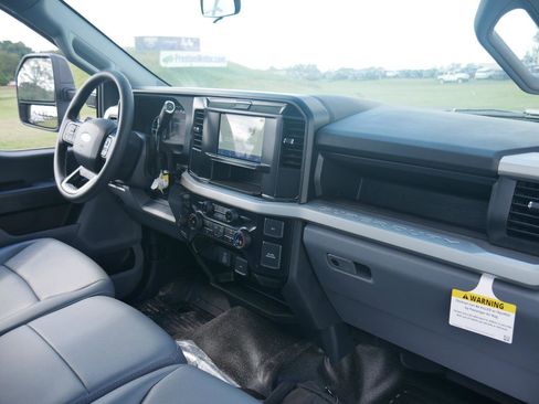 New 2025 Ford F550 2WD Regular Cab Super Duty image 39