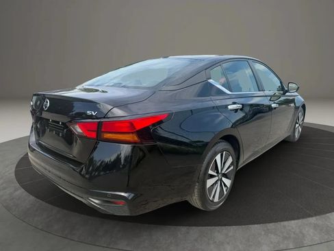 Used 2022 Nissan Altima 2.5 SV w/ SV Premium Package FWD image 5