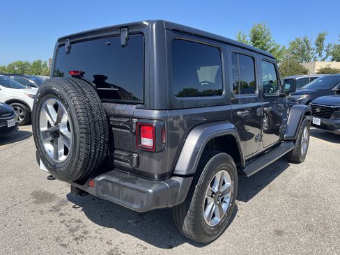 Used 2021 Jeep Wrangler Unlimited Sahara AWD/4WD image 5