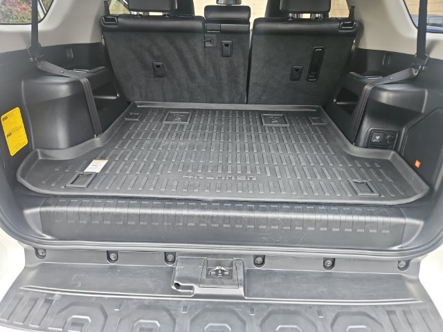 Used 2015 Toyota 4Runner Limited AWD/4WD image 23