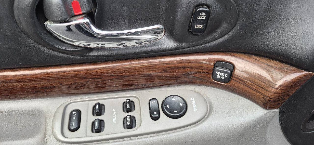 Used 2005 Buick Le Sabre Custom w/ Leather and Comfort Group FWD image 14