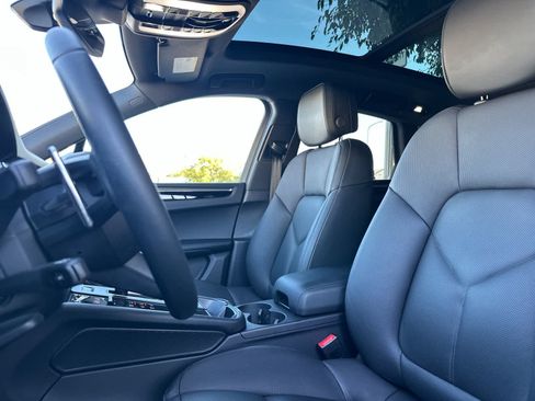 Used 2026 Porsche Macan AWD/4WD image 5