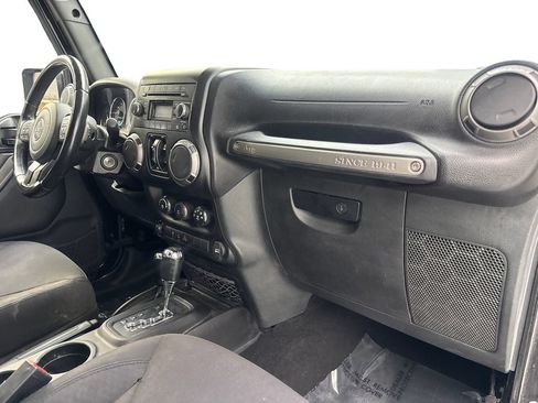 Used 2015 Jeep Wrangler Unlimited Sport w/ Quick Order Package 24S AWD/4WD image 48