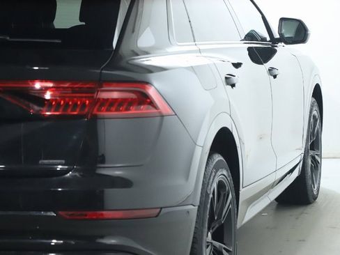 Used 2022 Audi Q8 Premium w/ Convenience Package image 8
