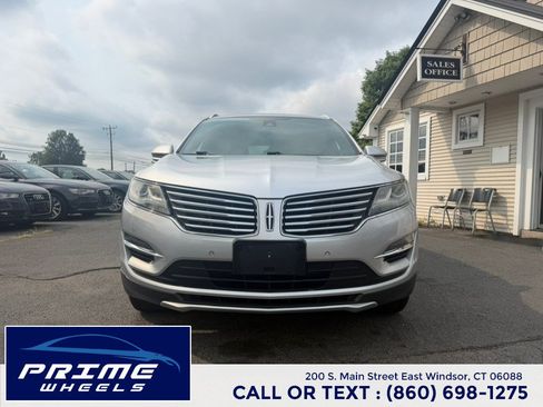 Used 2017 Lincoln MKC Reserve AWD/4WD image 2