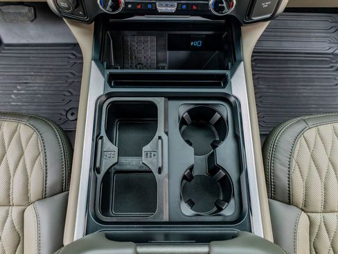 Used 2026 Ford F250 Platinum w/ Platinum Plus Package image 29