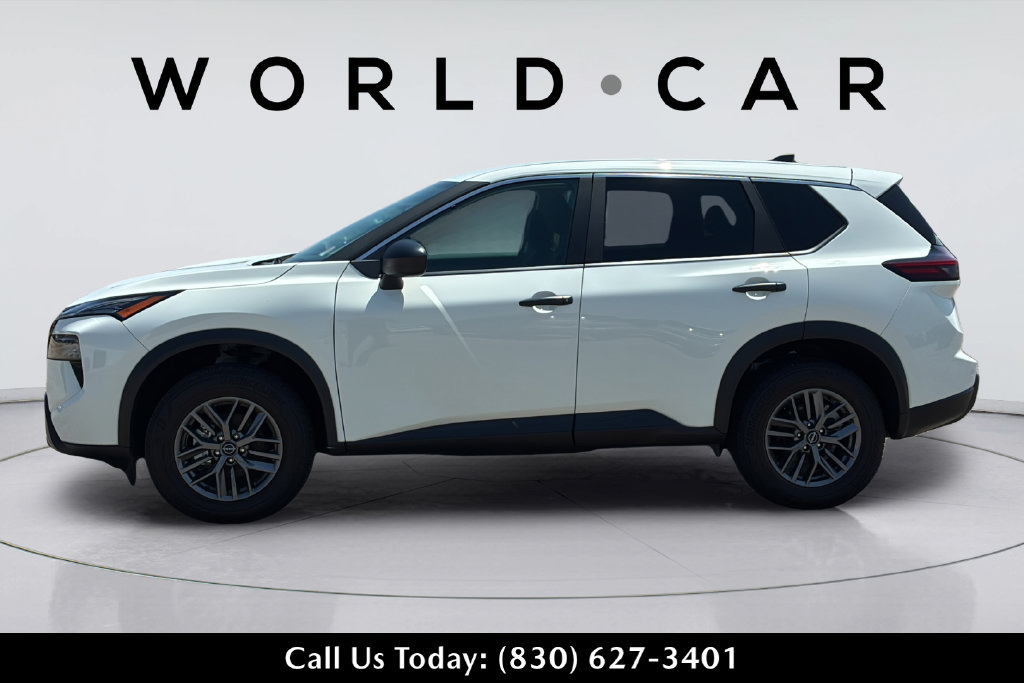 Used 2025 Nissan Rogue S FWD image 12