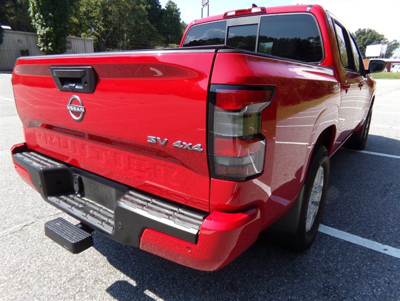 Used 2022 Nissan Frontier SV AWD/4WD image 7