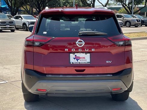 Used 2021 Nissan Rogue SV w/ Premium Package FWD image 5