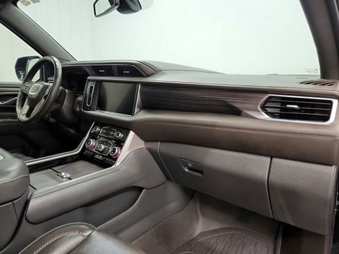 Used 2022 GMC Yukon XL Denali RWD image 38