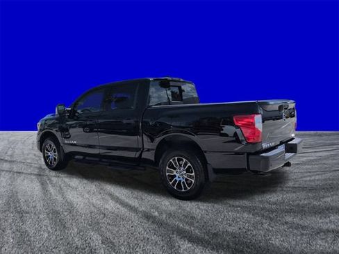 Used 2022 Nissan Titan SV w/ SV Convenience Package AWD/4WD image 6