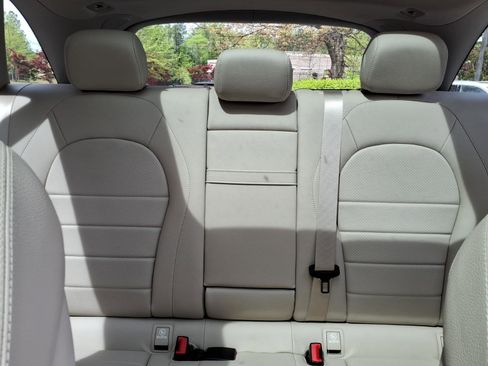 Used 2022 Mercedes-Benz GLC 300 image 13