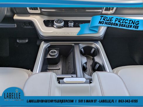 Used 2025 Ford Expedition Active AWD/4WD image 17