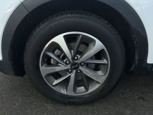 Used 2020 Kia Sorento AWD V6 image 10