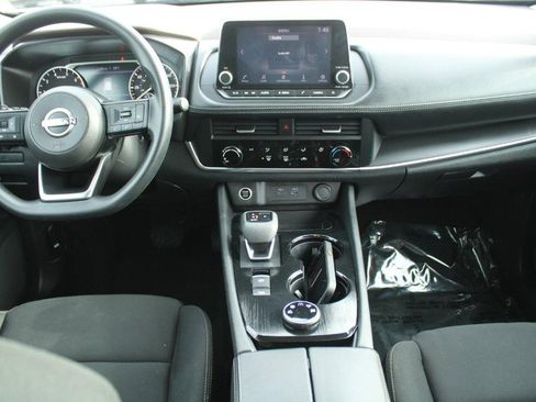 Used 2023 Nissan Rogue S image 14