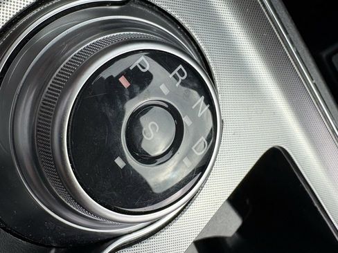 Used 2024 Ford Edge Titanium image 44