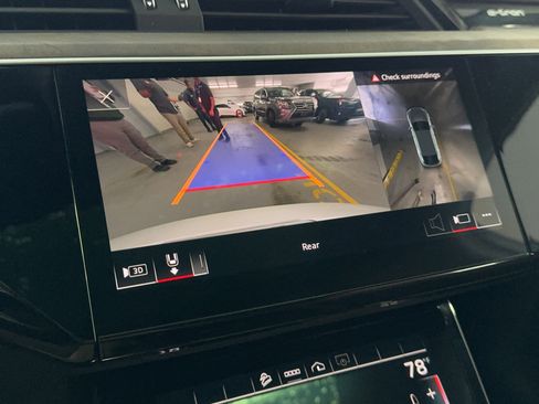 Used 2021 Audi e-tron Premium Plus w/ Premium Plus Package image 24