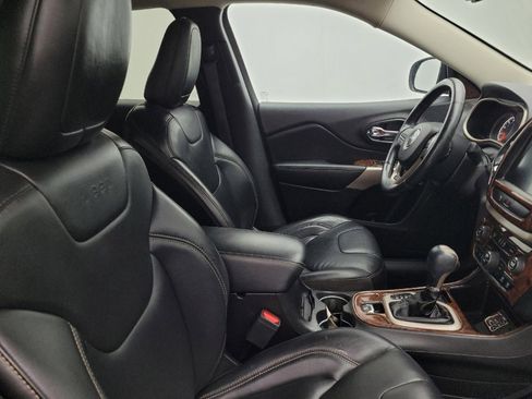 Used 2018 Jeep Cherokee Limited image 21