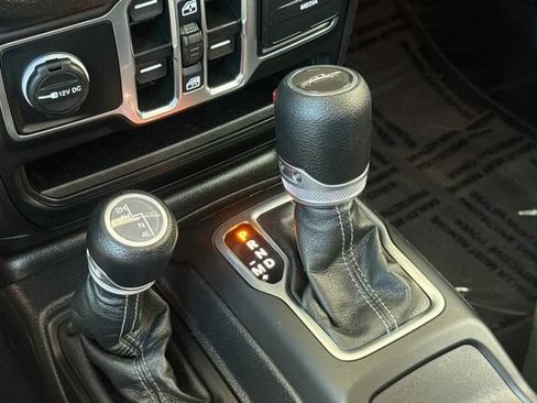 Used 2025 Jeep Gladiator Sport AWD/4WD image 20