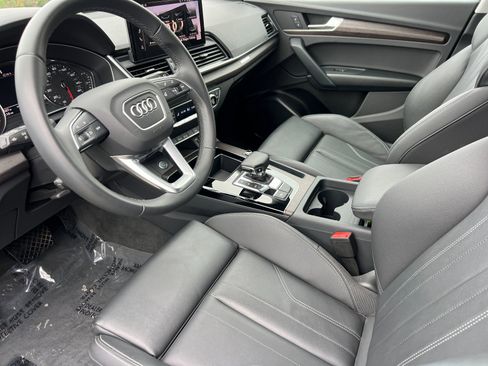 Certified 2025 Audi Q5 2.0T Premium image 9