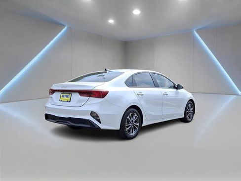 Used 2024 Kia Forte LXS w/ LXS Technology Package image 5