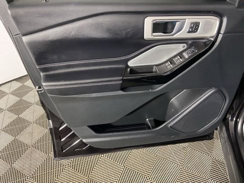 Used 2022 Ford Explorer ST w/ ST Street Pack image 21