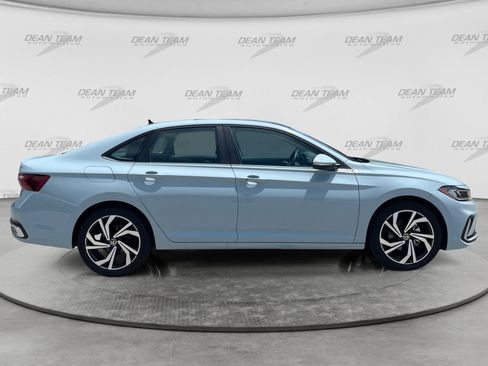 Certified 2025 Volkswagen Jetta SEL FWD image 10