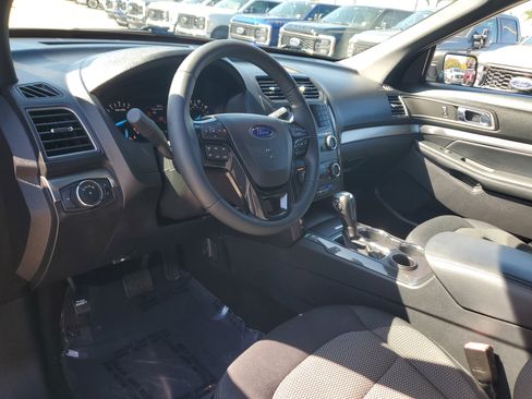 Used 2019 Ford Explorer XLT image 12